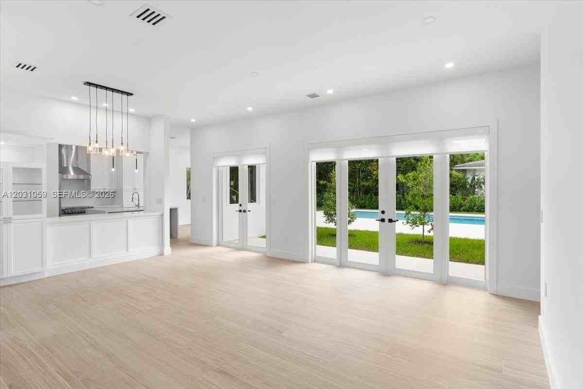 1213 Andora Ave - Photo 6 of 30