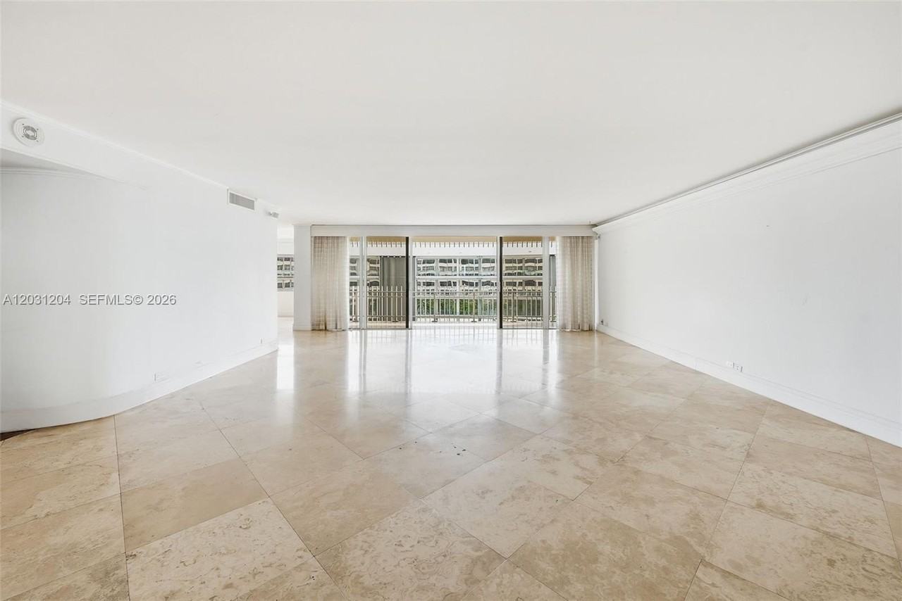 3 Grove Isle Dr #C605 - Photo 5 of 38