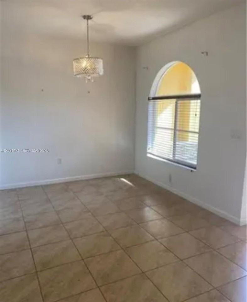3621 Nw 30th Ct - Photo 3 of 8