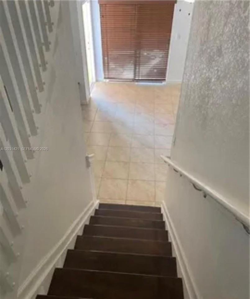 3621 Nw 30th Ct - Photo 4 of 8