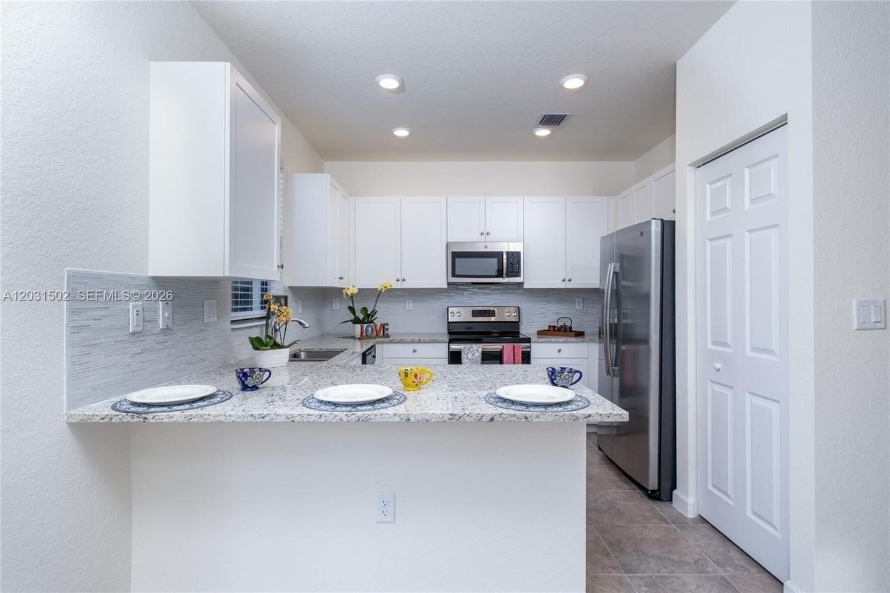 6502 S Anise Ct - Photo 3 of 35