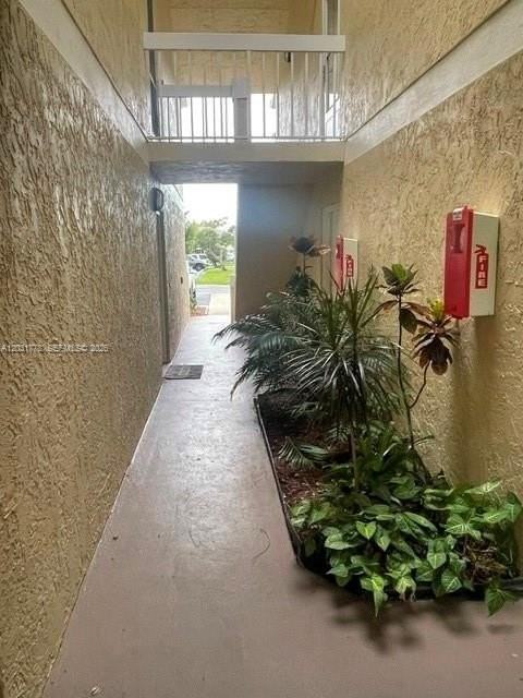 1548 Se Royal Green Cir #108 - Photo 3 of 16