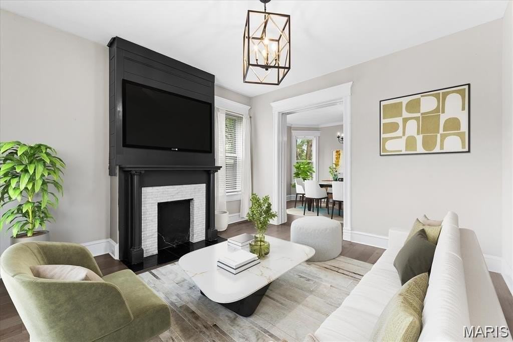 221 N Jackson St - Photo 5 of 25