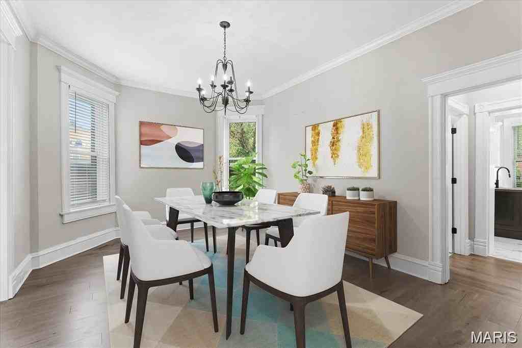 221 N Jackson St - Photo 6 of 25
