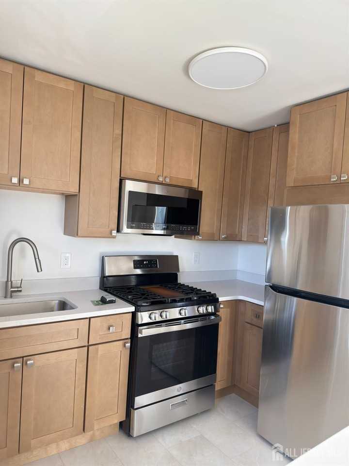260 Loring Ave #3B - Photo 2 of 5