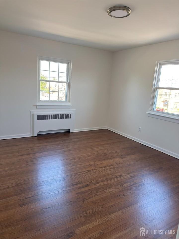 260 Loring Ave #3B - Photo 3 of 5