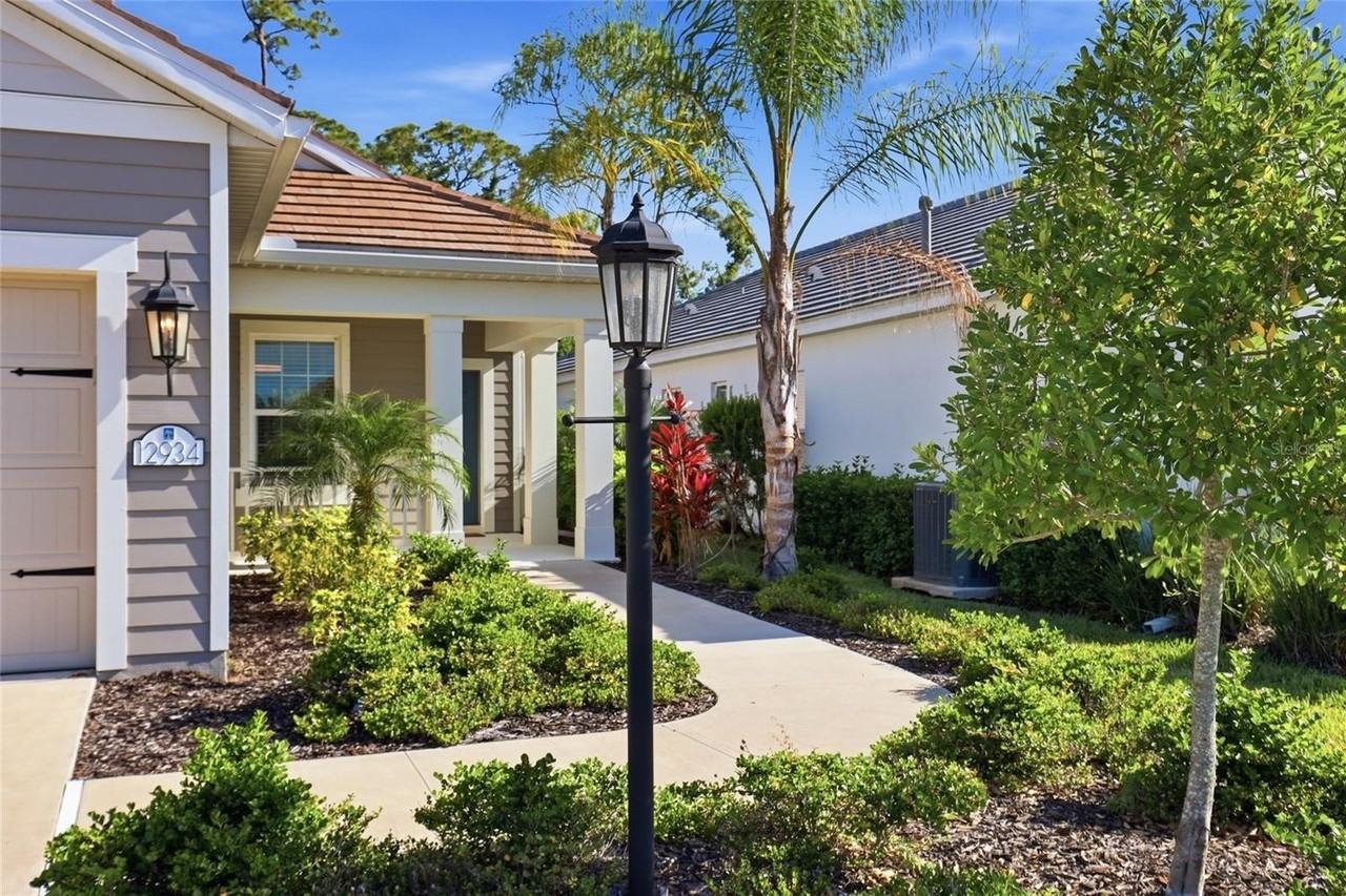 12934 True Blue Cir - Photo 4 of 44