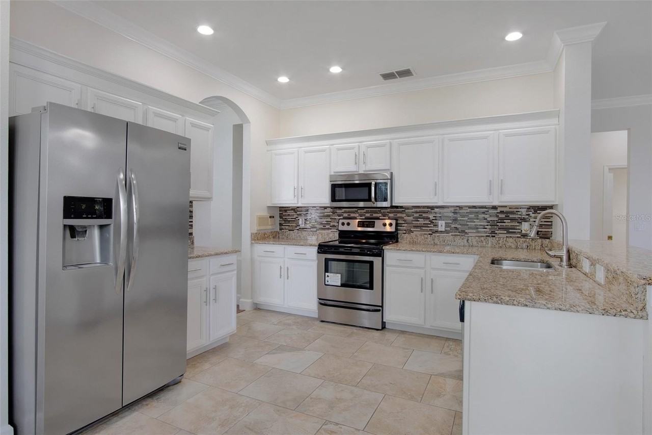 12661 Enclave Dr - Photo 6 of 17