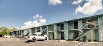 featured image of 1341 W Point Dr #4