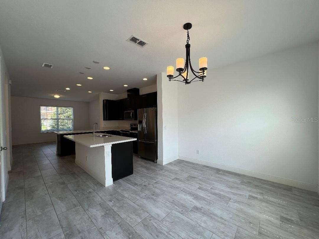 6561 Calamondin Dr - Photo 4 of 30