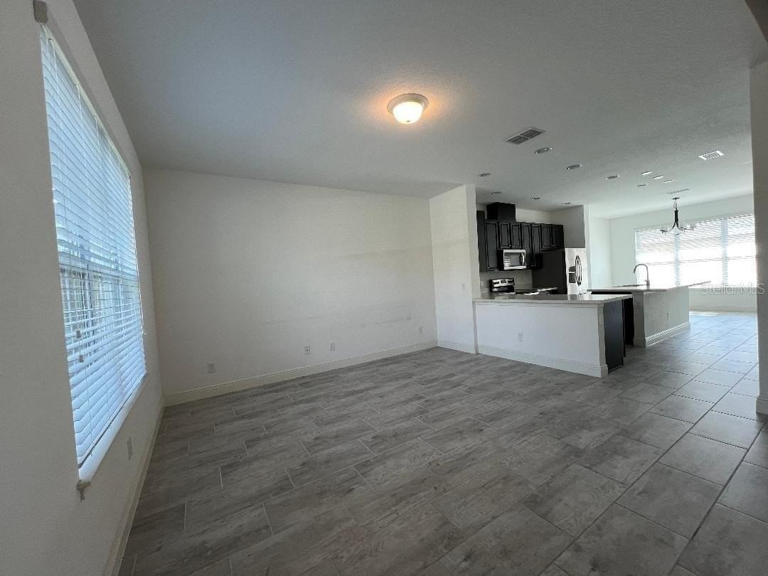 6561 Calamondin Dr - Photo 5 of 30