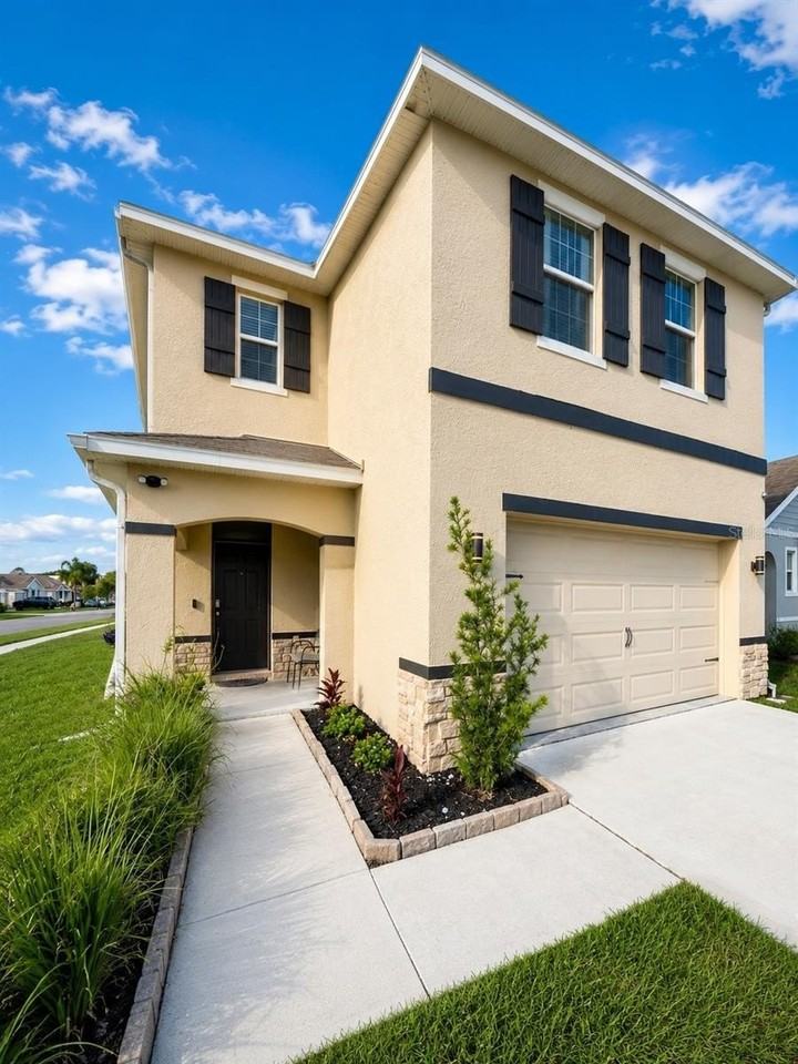 32649 Pez Landing Ln - Photo 2 of 25