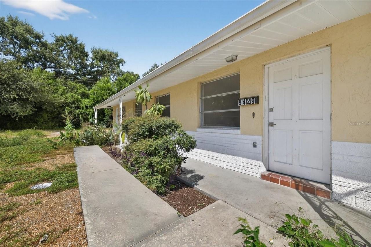 5419 Oceanic Rd - Photo 2 of 36