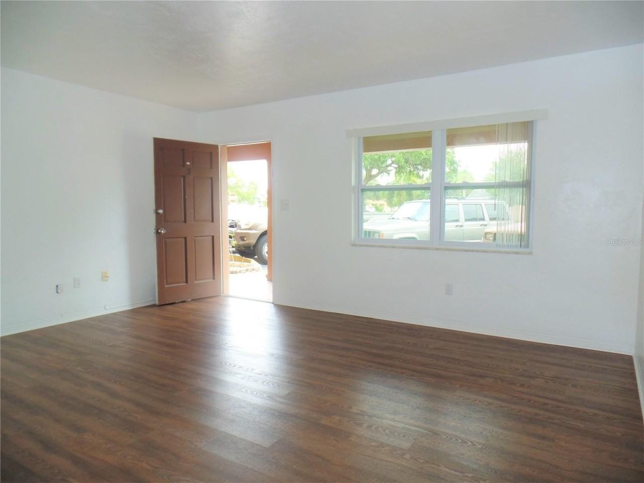 1260 70th St N #3 - Photo 3 of 13