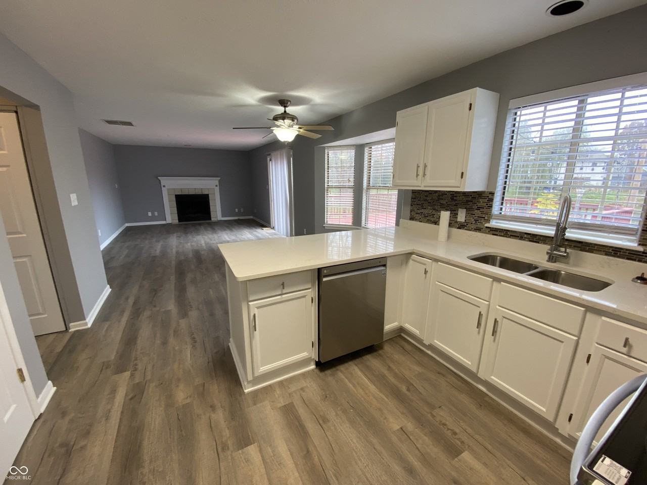 1124 Keeneland Ct - Photo 2 of 7