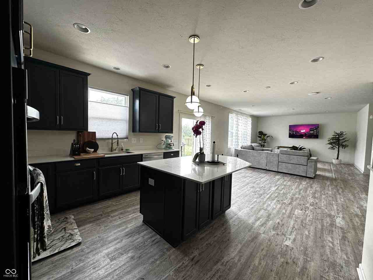 6083 Flagler Ln - Photo 2 of 30