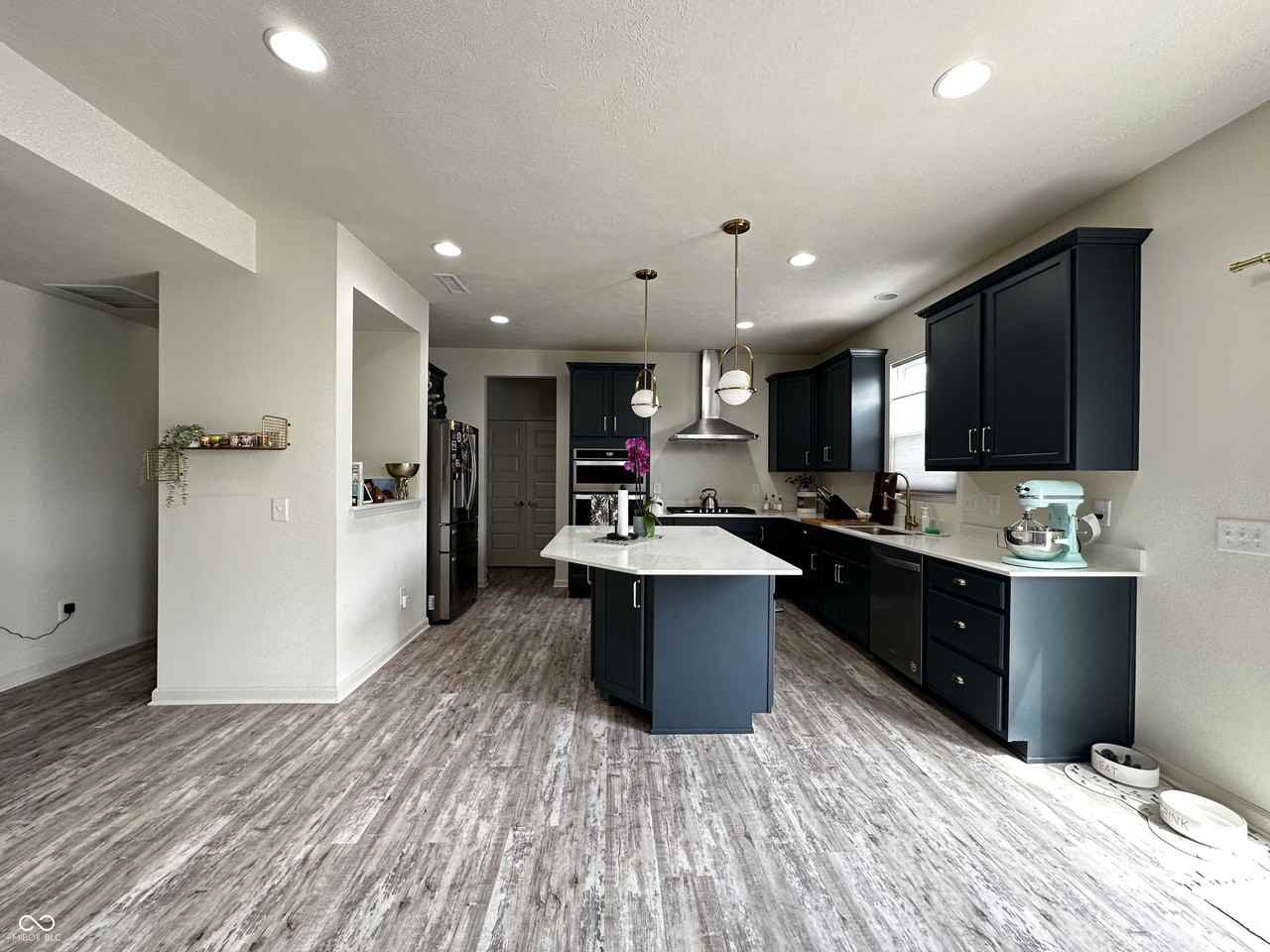 6083 Flagler Ln - Photo 4 of 30