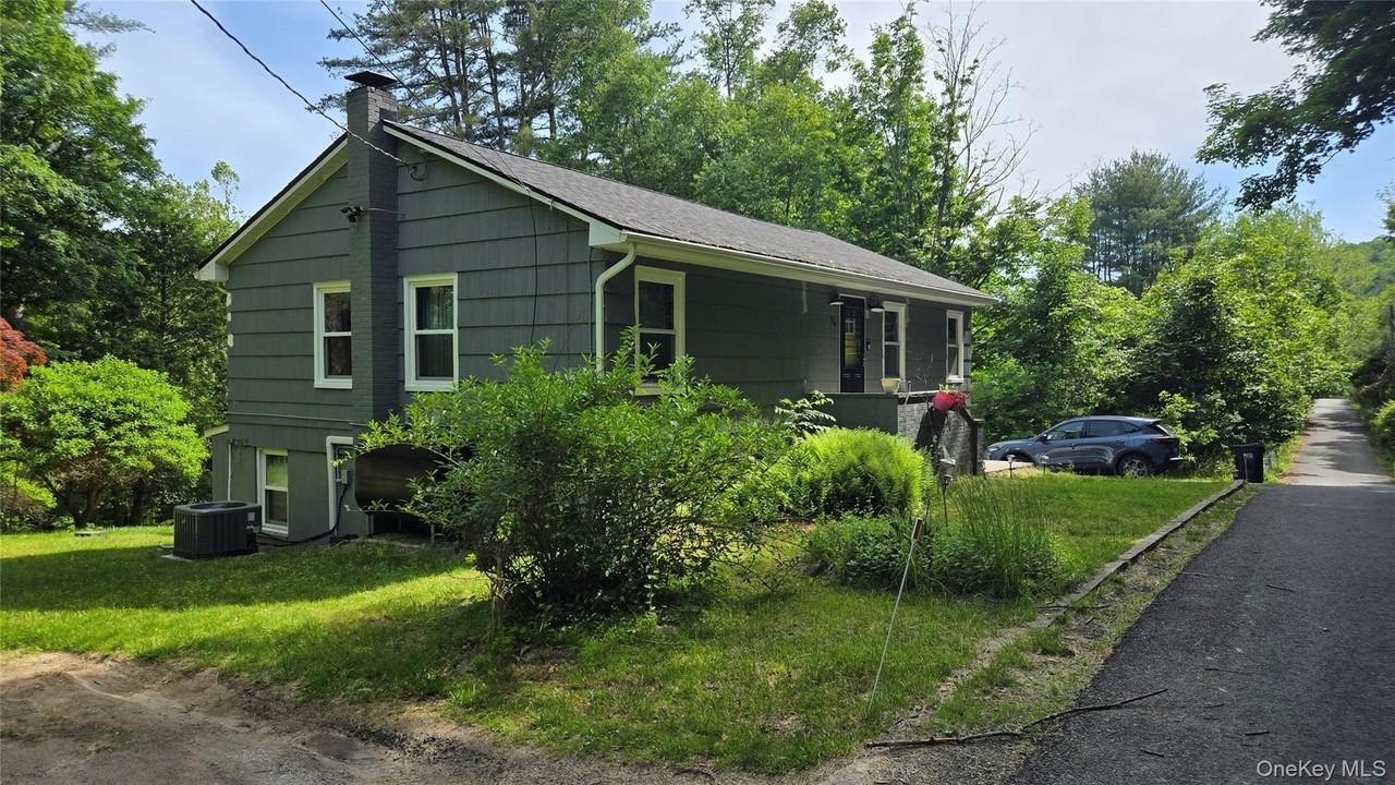 24 Andrew Paye Rd - Photo 2 of 20