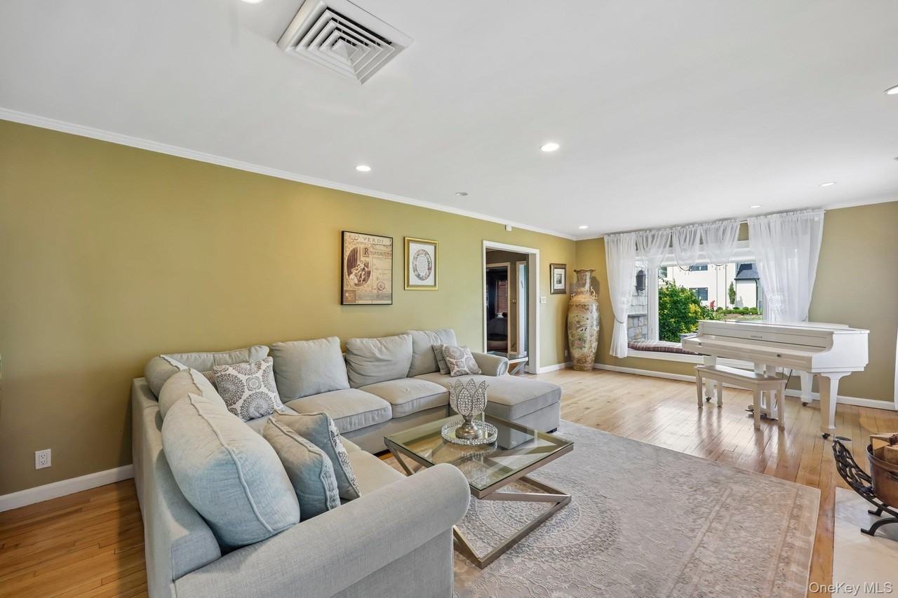 1304 Harbor Rd - Photo 7 of 43