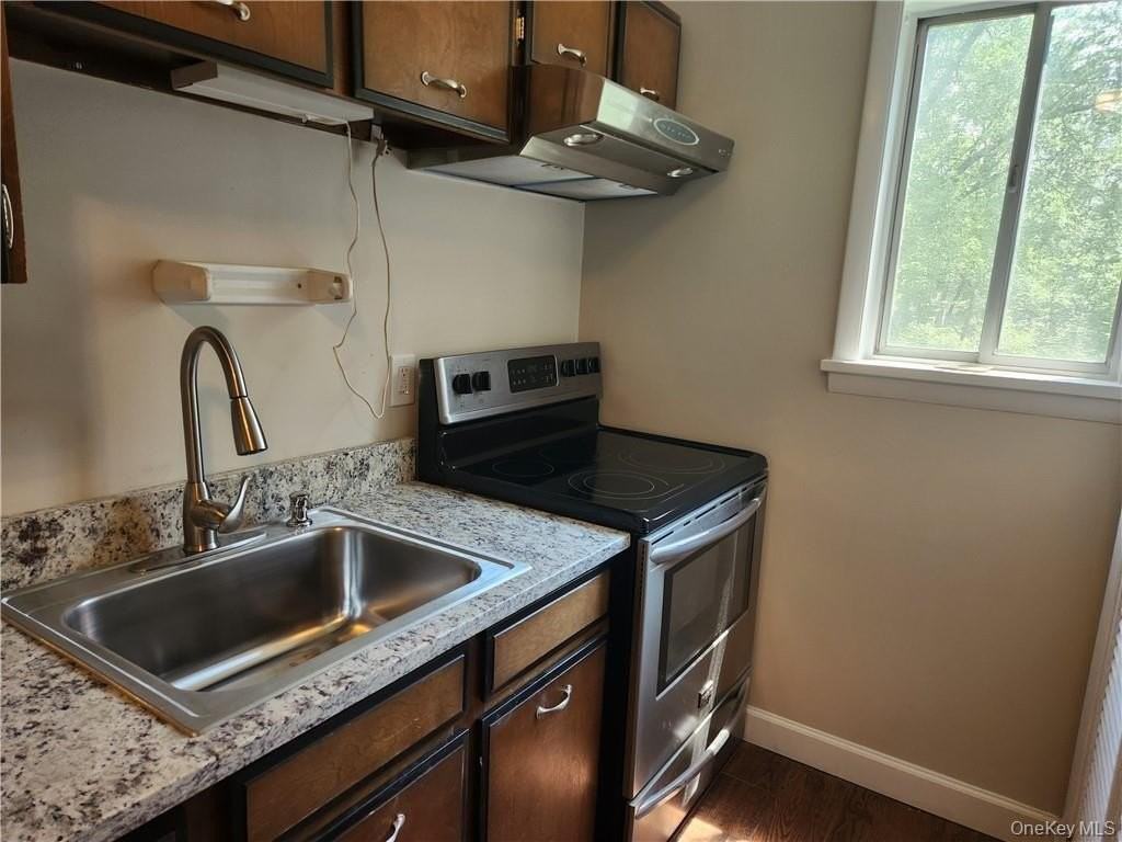 2 Elmhurst Ave - Photo 4 of 11