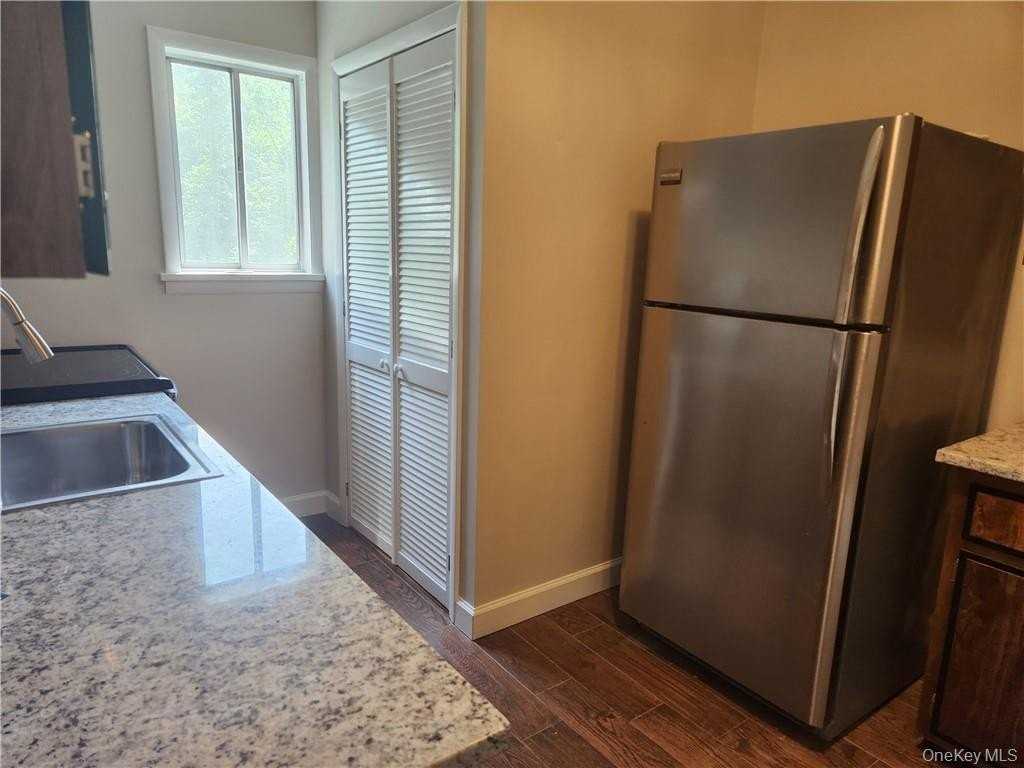 2 Elmhurst Ave - Photo 5 of 11