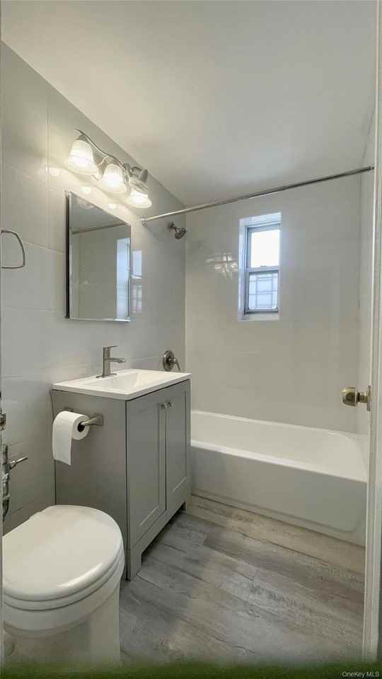 11105 66th Ave #2B - Photo 3 of 5
