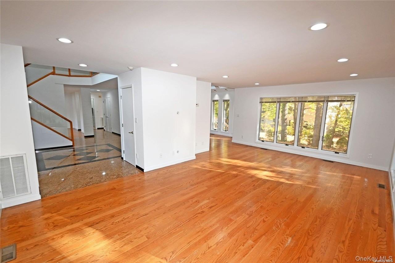24 Warwick Rd - Photo 3 of 36