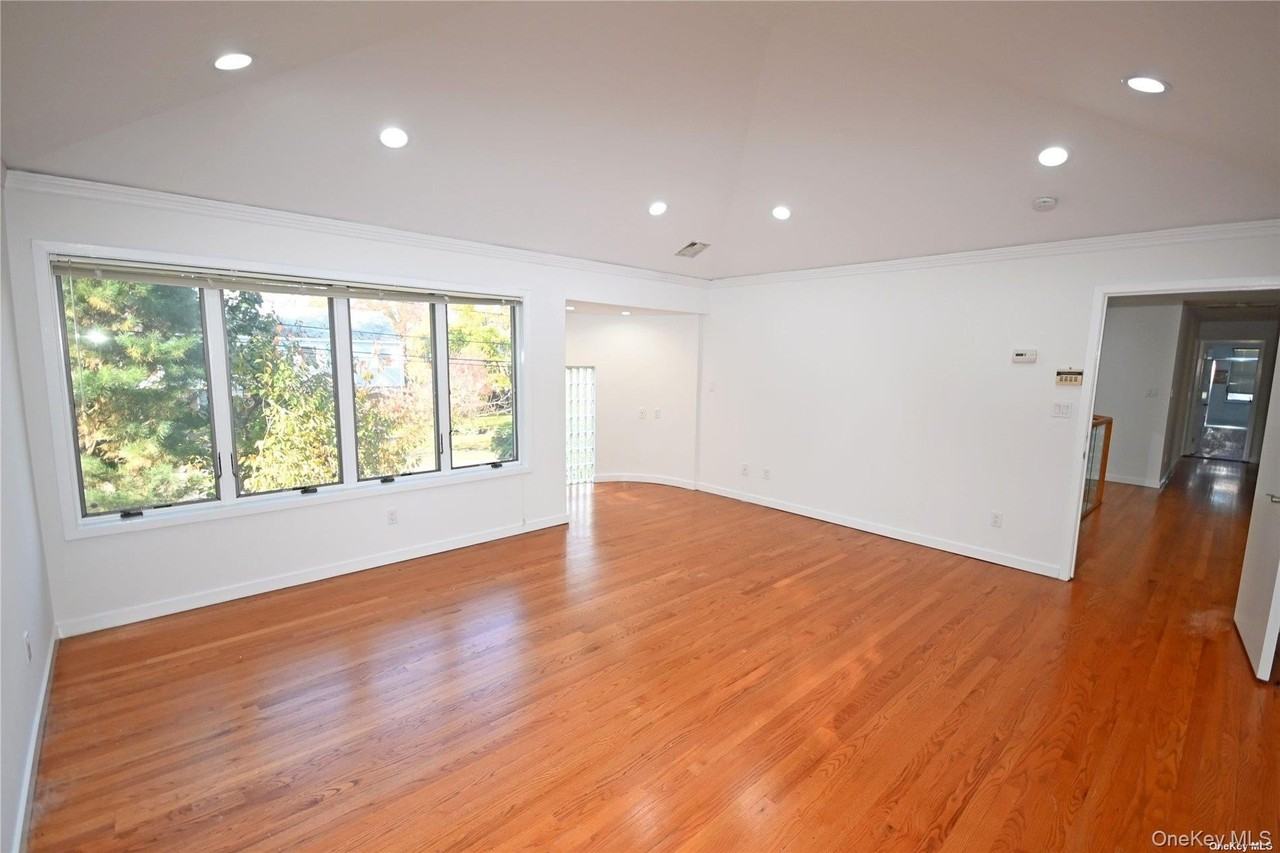 24 Warwick Rd - Photo 4 of 36