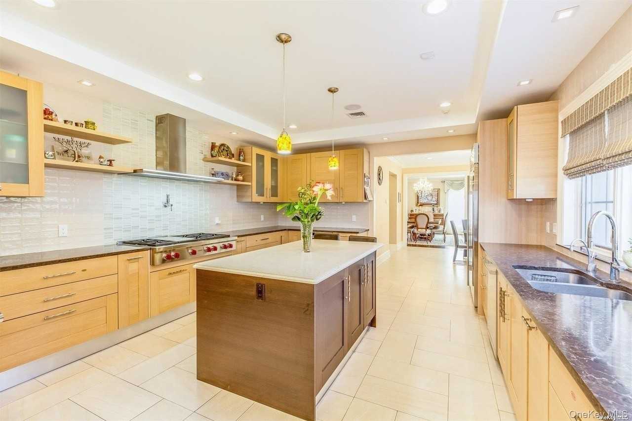 26 Spring Ln - Photo 7 of 20