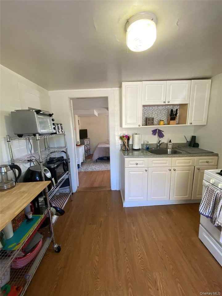 81 Cedar St - Photo 2 of 19