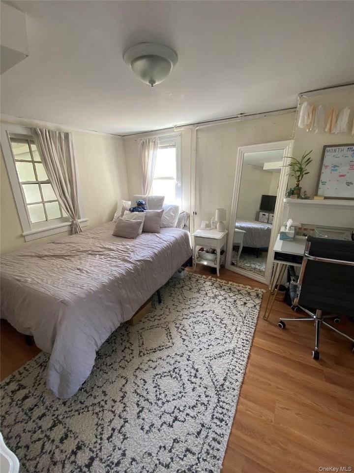 81 Cedar St - Photo 4 of 19