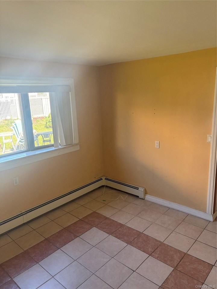 70 Parma Rd - Photo 3 of 4