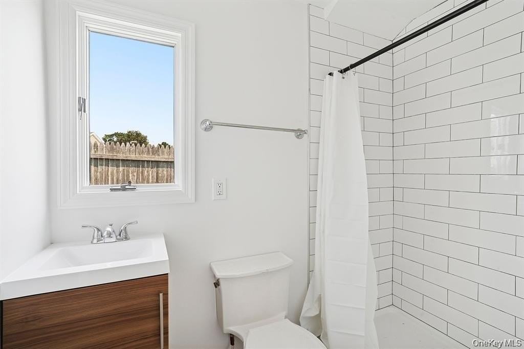 35A Gardners Ln - Photo 5 of 7