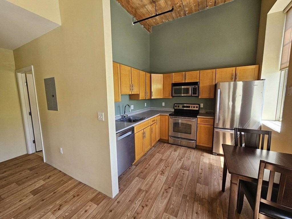 35 Riverwalk Way #213 - Photo 3 of 21