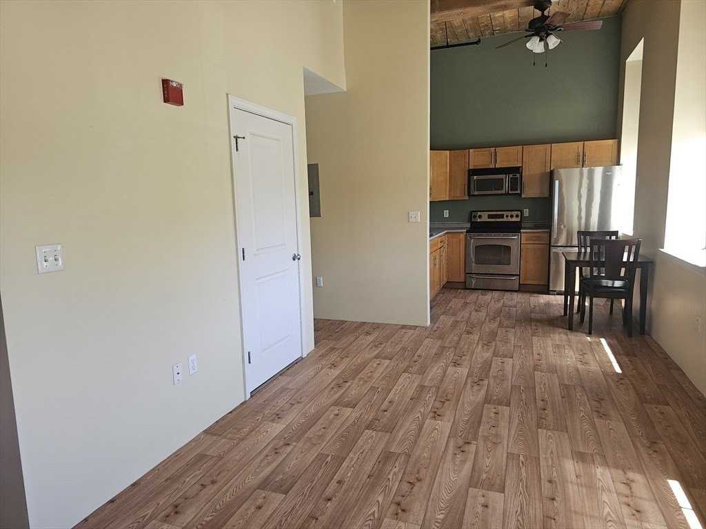 35 Riverwalk Way #213 - Photo 4 of 21