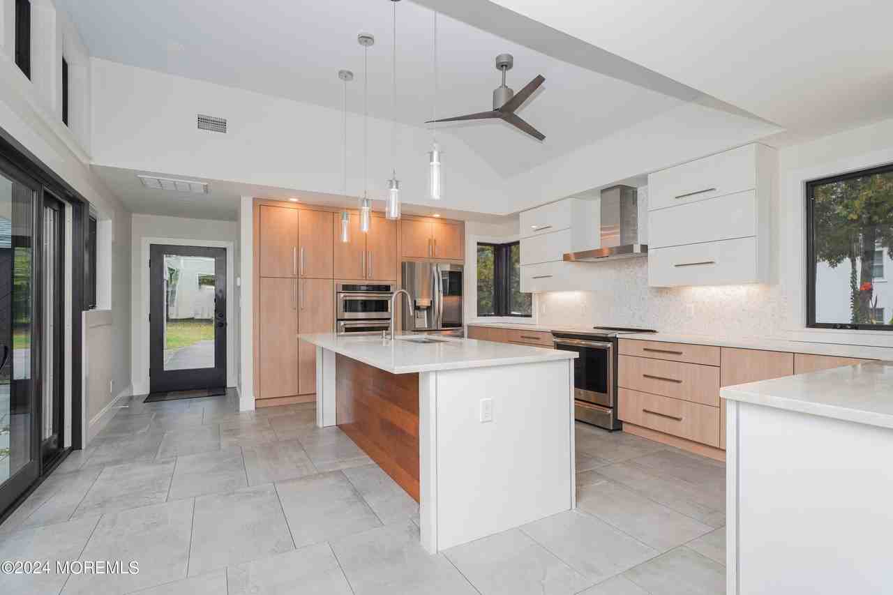 828 Princeton Kingston Rd - Photo 3 of 34
