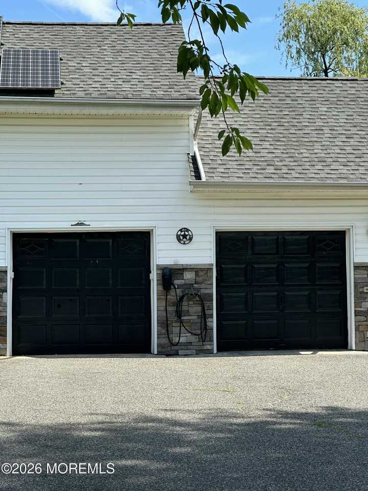 53 Arlene Dr - Photo 4 of 18