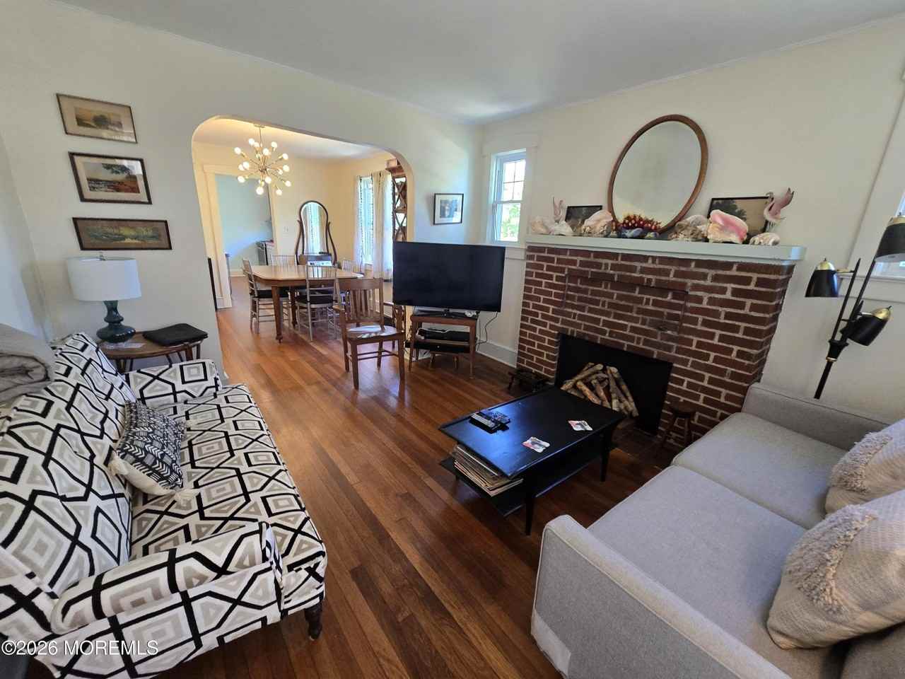 46 Evergreen Ave - Photo 4 of 14
