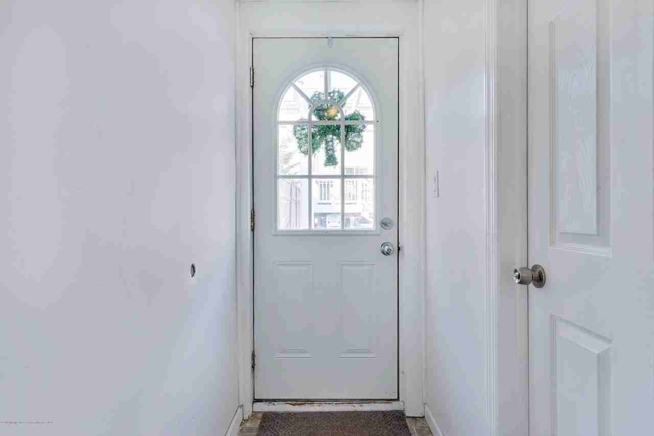511 8th Ave #REAR - Photo 2 of 12