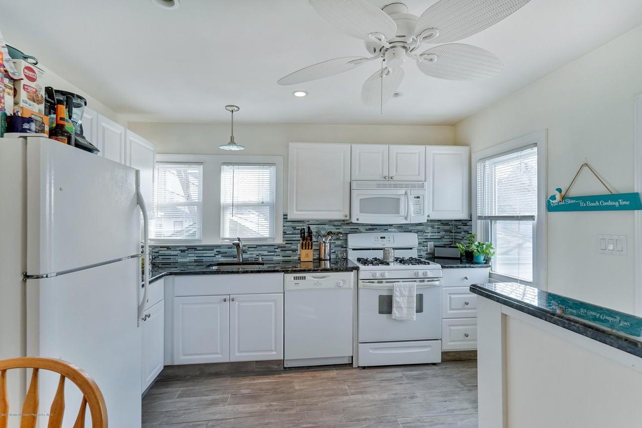511 8th Ave #REAR - Photo 5 of 12