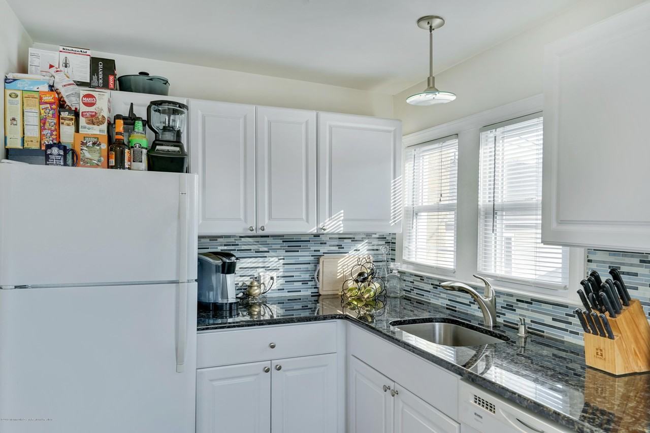 511 8th Ave #REAR - Photo 6 of 12