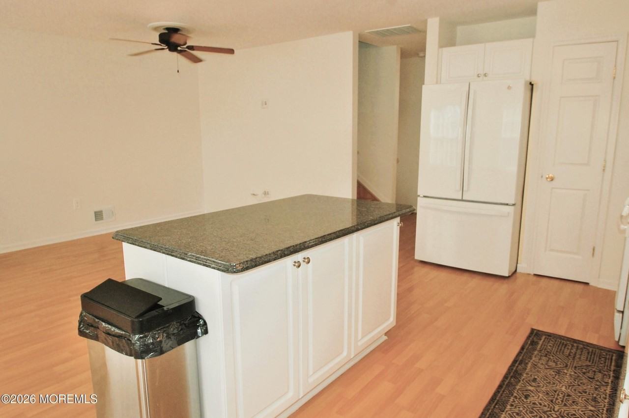 574 Beachway Ave #7 - Photo 6 of 27