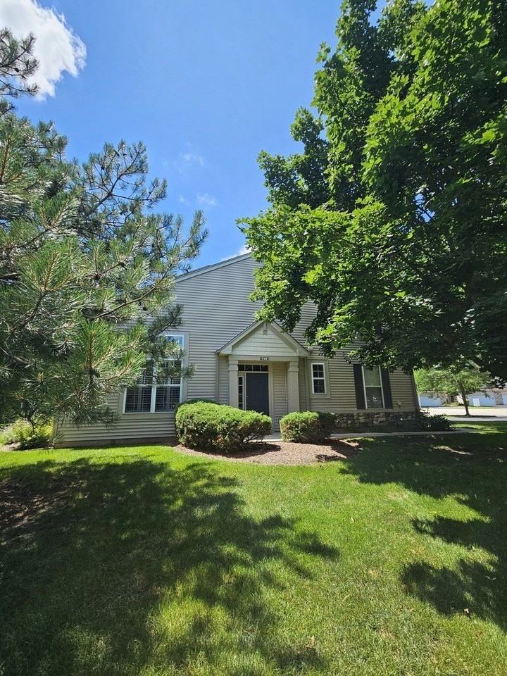 749 Dillon Ct - Photo 5 of 20