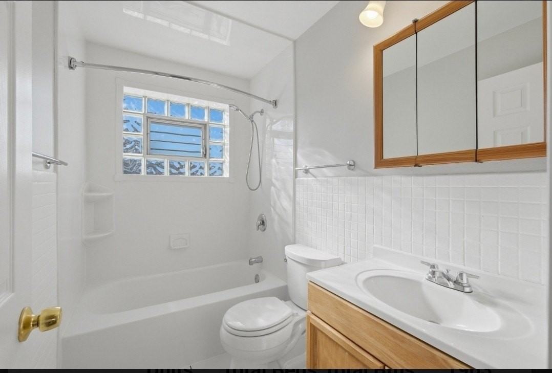 2232 N Harlem Ave #2 - Photo 4 of 7