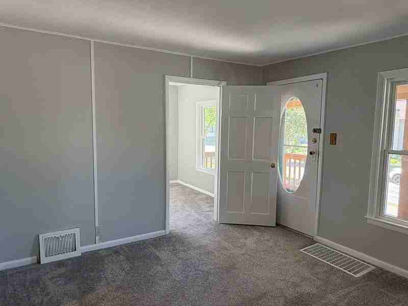 515 State St - Photo 4 of 22