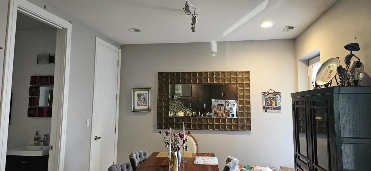 2457 W Homer St - Photo 6 of 20