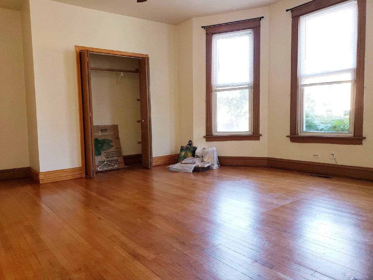 1435 W Diversey Pkwy #1 - Photo 3 of 7