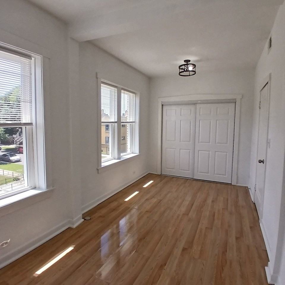 4652 W Palmer St #2 - Photo 7 of 15