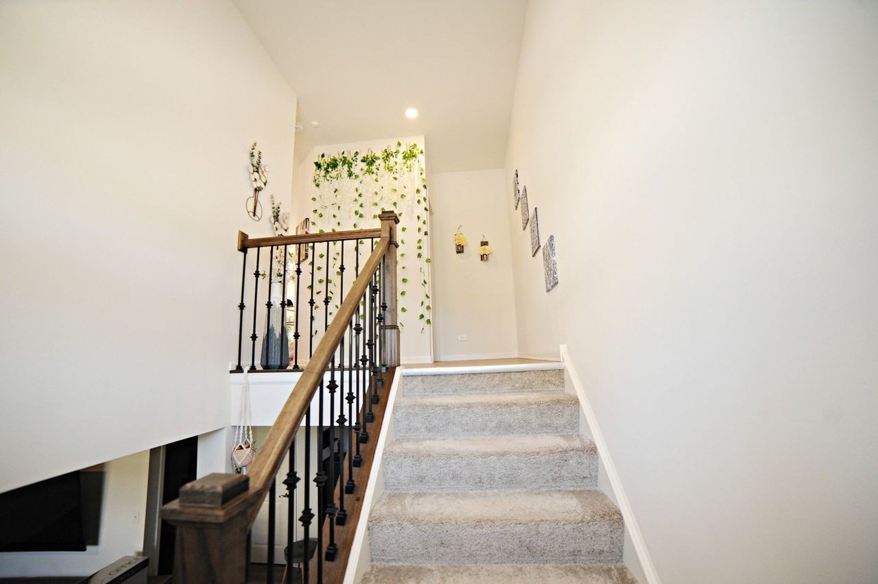 530 Cimmaron Cir - Photo 3 of 21