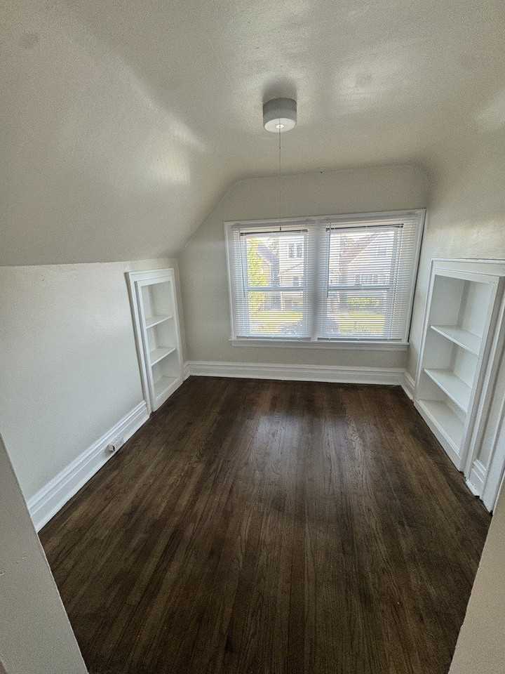 4916 W 29th St #2 - Photo 6 of 17